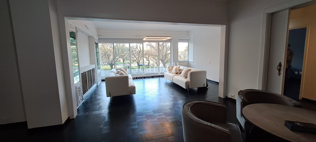 Apartamento ID.42881 - Villa Biarritz  Apartamento Gran Categoría de Estilo Totalmente Reciclado a nuevo con importante recepción.-