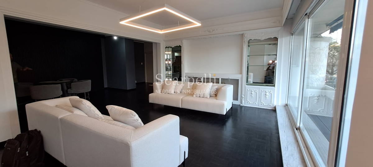 Apartamento ID.42881 - Villa Biarritz  Apartamento Gran Categoría de Estilo Totalmente Reciclado a nuevo con importante recepción.-