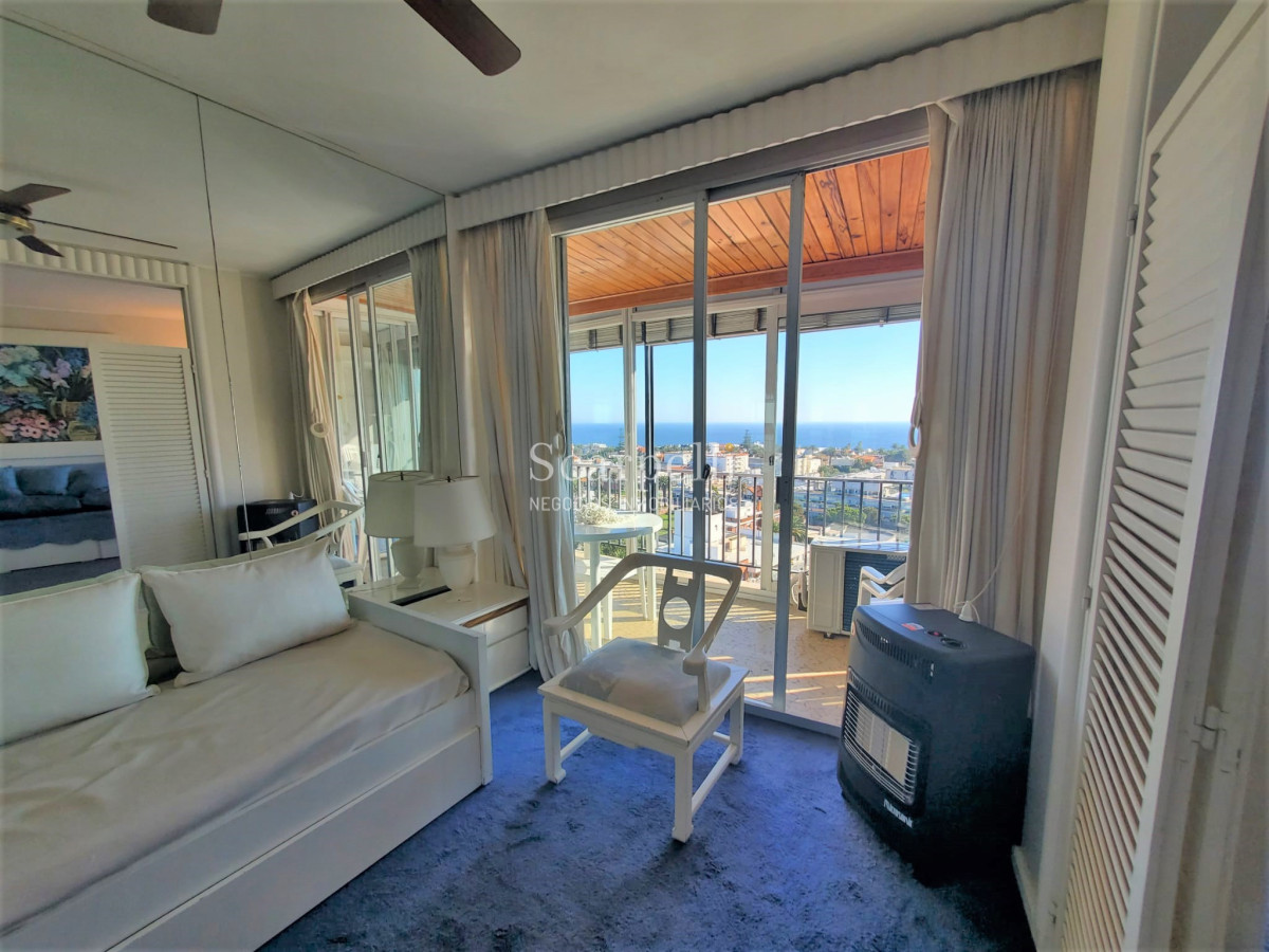 Apartamento ID.43442 - PUNTA DEL ESTE: Piso Alto en Península: Gorlero Próximo Puerto de Punta del Este & Playa Ingleses.-