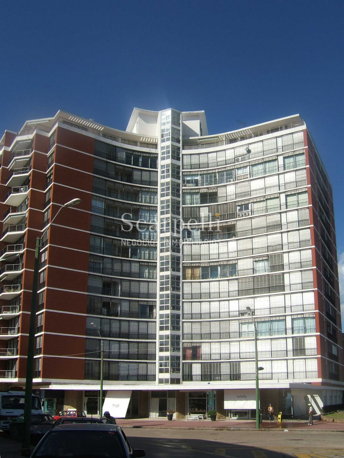Apartamento ID.43442 - PUNTA DEL ESTE: Piso Alto en Península: Gorlero Próximo Puerto de Punta del Este & Playa Ingleses.-