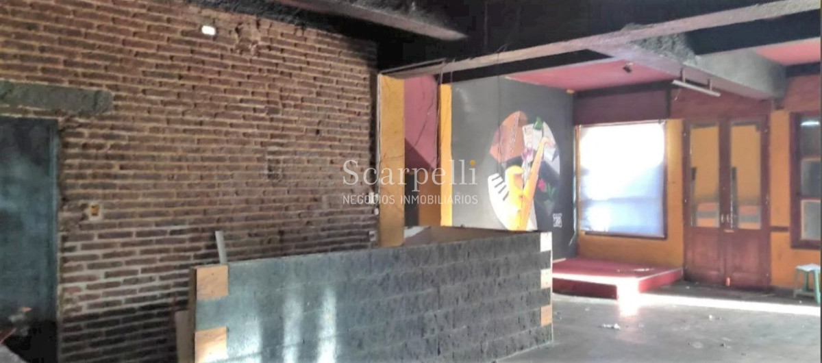 Apartamento ID.43970 - Venta Malvin / Buceo Estupenda Esquina a 100 mts. de la Rambla con importante flujo de Vehículos y Peatones