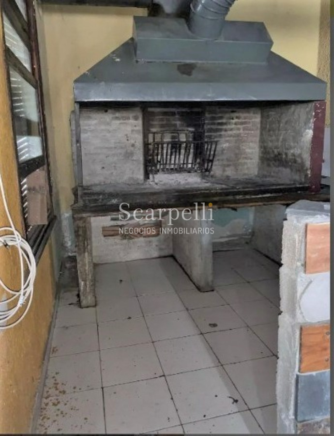 Apartamento ID.43970 - Venta Malvin / Buceo Estupenda Esquina a 100 mts. de la Rambla con importante flujo de Vehículos y Peatones