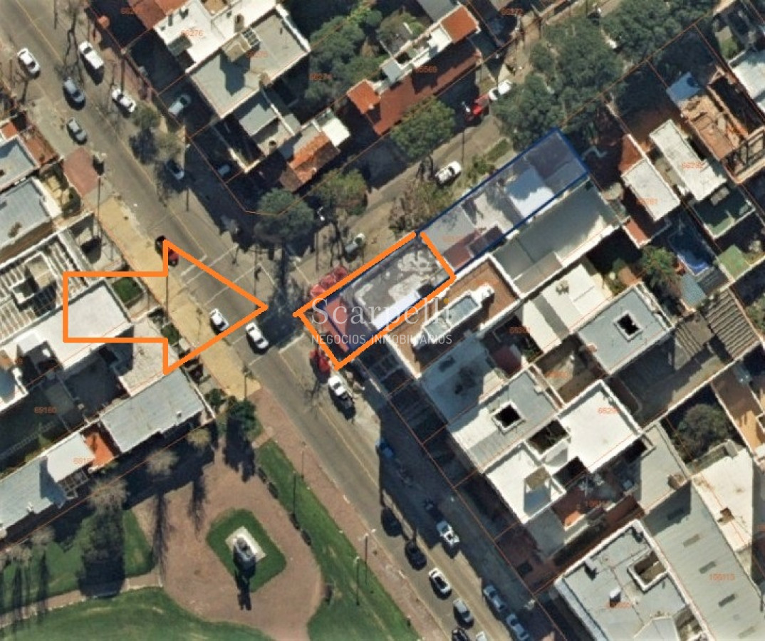 Apartamento ID.43970 - Venta Malvin / Buceo Estupenda Esquina a 100 mts. de la Rambla con importante flujo de Vehículos y Peatones