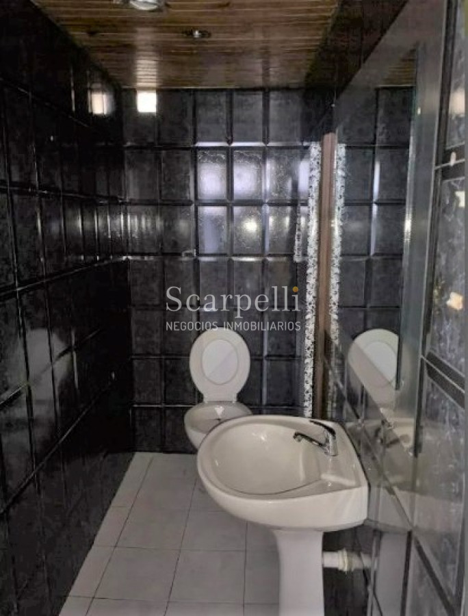 Apartamento ID.43970 - Venta Malvin / Buceo Estupenda Esquina a 100 mts. de la Rambla con importante flujo de Vehículos y Peatones