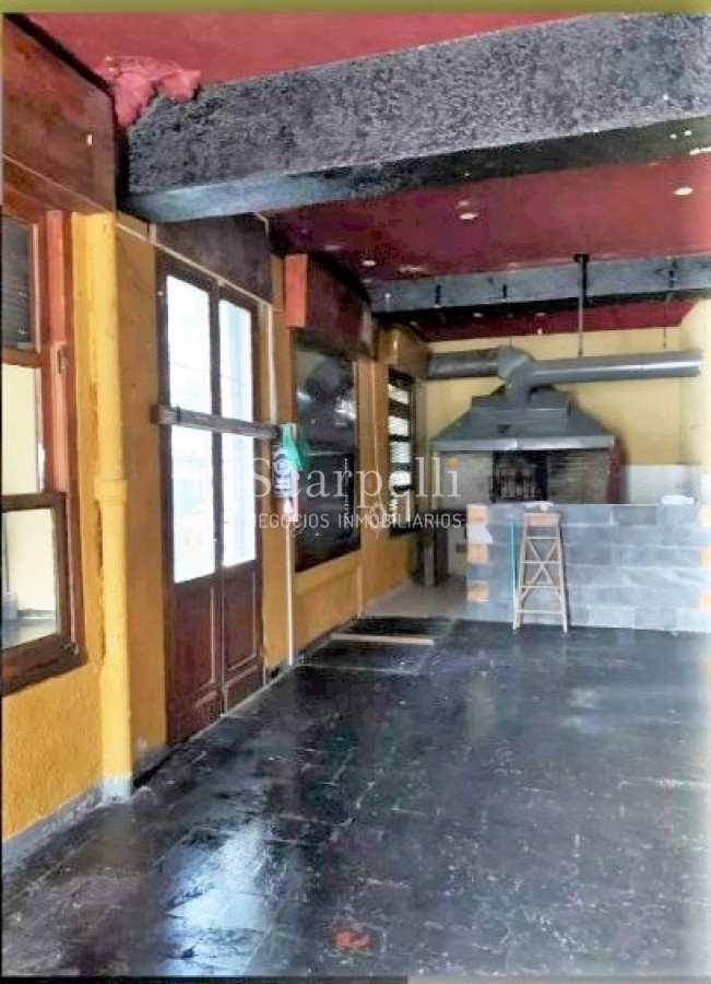 Apartamento ID.43970 - Venta Malvin / Buceo Estupenda Esquina a 100 mts. de la Rambla con importante flujo de Vehículos y Peatones