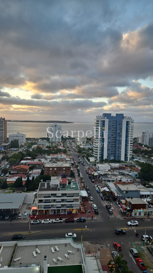 Apartamento ID.50384 - VENTA APARTAMENTO PISO ALTO PUNTA DEL ESTE GRAN VISTA