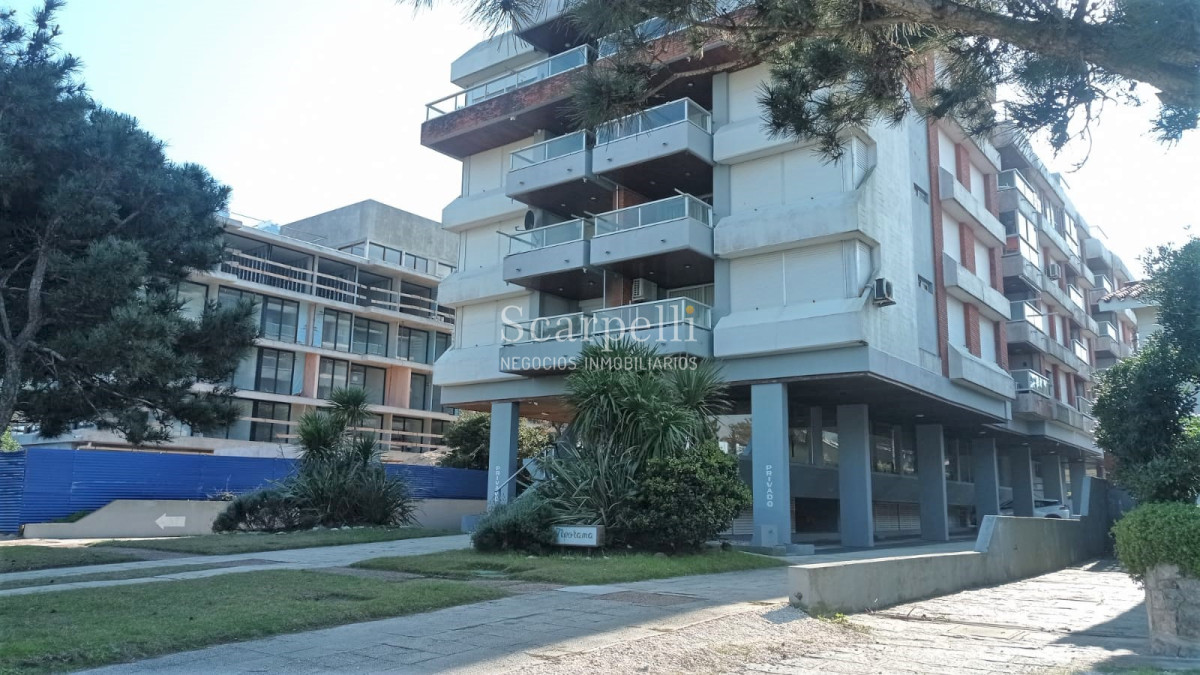 Apartamento ID.44173 - Alquiler Anual Rambla Parada 11 Mansa 2 dormitorios 2 baños con Vista Isla Gorriti