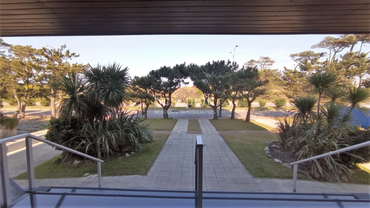 Apartamento ID.44173 - Alquiler Anual Rambla Parada 11 Mansa 2 dormitorios 2 baños con Vista Isla Gorriti