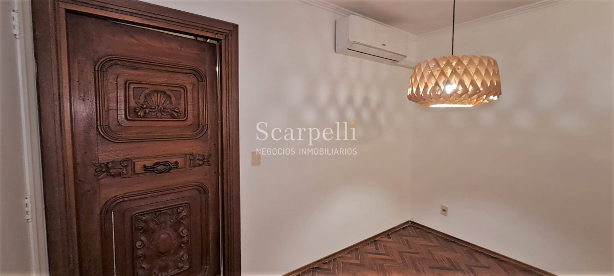 Apartamento ID.45384 - Venta & Alquiler Apartamento bueno sobre Rambla de Pocitos a mts. Plaza Gomensoro 2 dormitorios + Servicio Completo o 3er. dormitorio Terraza Lavadero