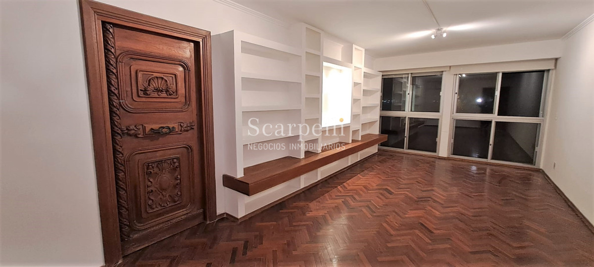 Apartamento ID.45384 - Venta & Alquiler Apartamento bueno sobre Rambla de Pocitos a mts. Plaza Gomensoro 2 dormitorios + Servicio Completo o 3er. dormitorio Terraza Lavadero