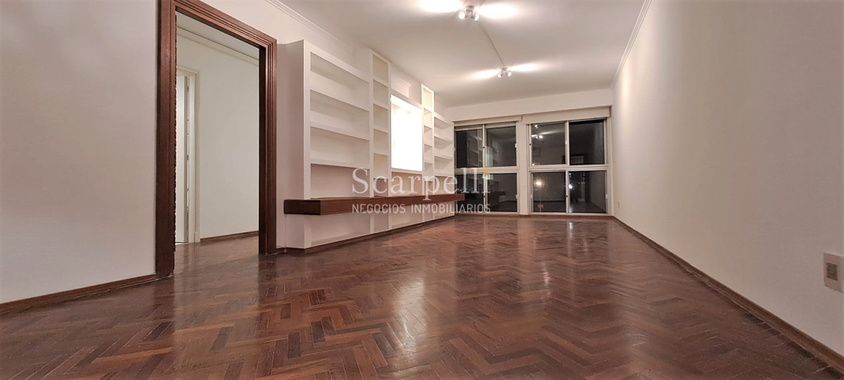 Apartamento ID.45384 - Venta & Alquiler Apartamento bueno sobre Rambla de Pocitos a mts. Plaza Gomensoro 2 dormitorios + Servicio Completo o 3er. dormitorio Terraza Lavadero