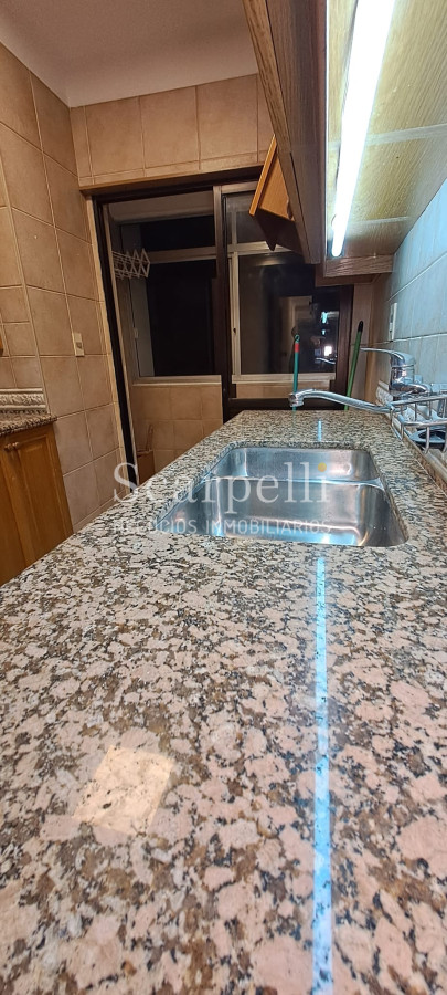 Apartamento ID.45384 - Venta & Alquiler Apartamento bueno sobre Rambla de Pocitos a mts. Plaza Gomensoro 2 dormitorios + Servicio Completo o 3er. dormitorio Terraza Lavadero