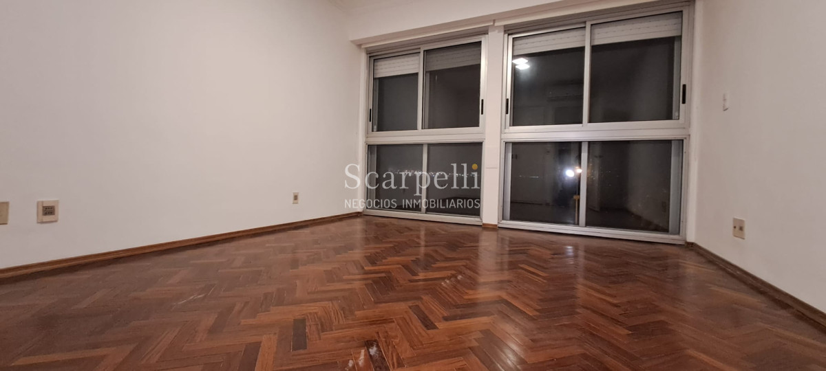 Apartamento ID.45384 - Venta & Alquiler Apartamento bueno sobre Rambla de Pocitos a mts. Plaza Gomensoro 2 dormitorios + Servicio Completo o 3er. dormitorio Terraza Lavadero