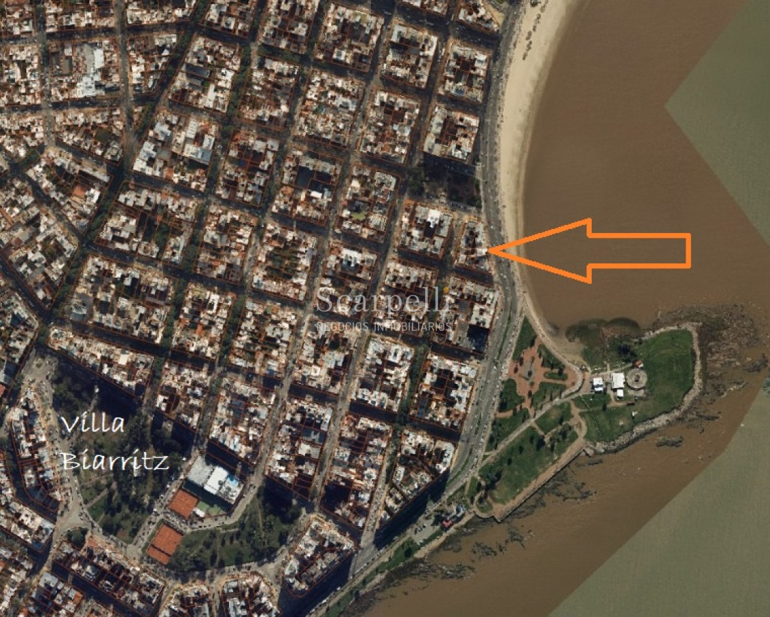 Apartamento ID.45384 - Venta & Alquiler Apartamento bueno sobre Rambla de Pocitos a mts. Plaza Gomensoro 2 dormitorios + Servicio Completo o 3er. dormitorio Terraza Lavadero