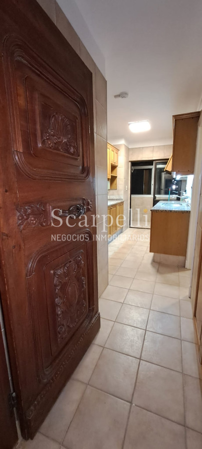 Apartamento ID.45384 - Venta & Alquiler Apartamento bueno sobre Rambla de Pocitos a mts. Plaza Gomensoro 2 dormitorios + Servicio Completo o 3er. dormitorio Terraza Lavadero