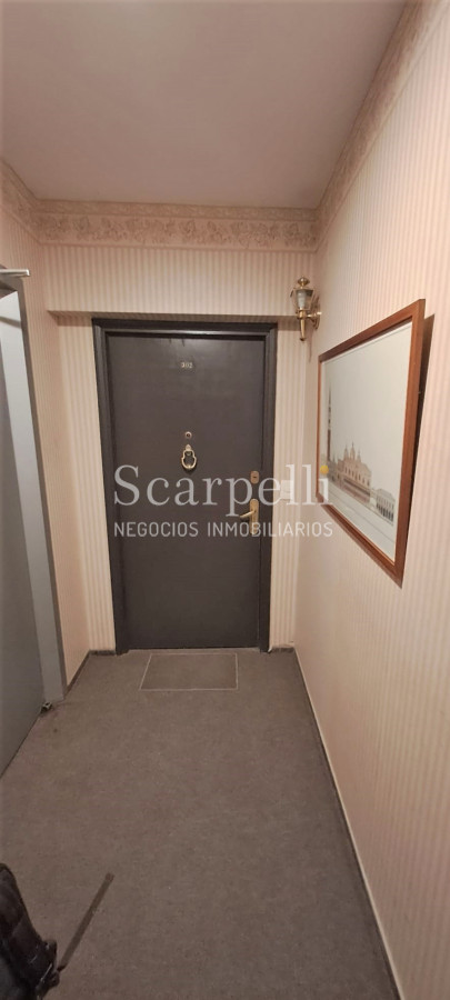 Apartamento ID.45384 - Venta & Alquiler Apartamento bueno sobre Rambla de Pocitos a mts. Plaza Gomensoro 2 dormitorios + Servicio Completo o 3er. dormitorio Terraza Lavadero