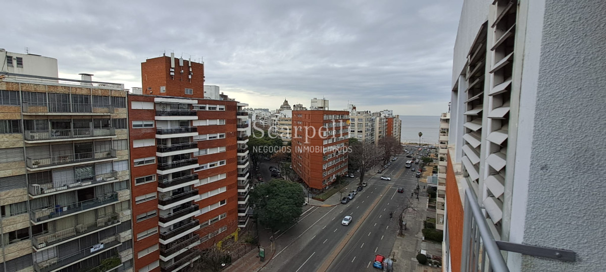Apartamento ID.45532 - VENTA APARTAMENTO POCITOS A RECICLAR EN PISO ALTO 1 DORMITORIO GARAGE DOBLE