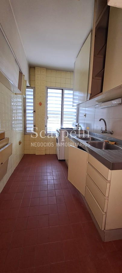 Apartamento ID.45532 - VENTA APARTAMENTO POCITOS A RECICLAR EN PISO ALTO 1 DORMITORIO GARAGE DOBLE