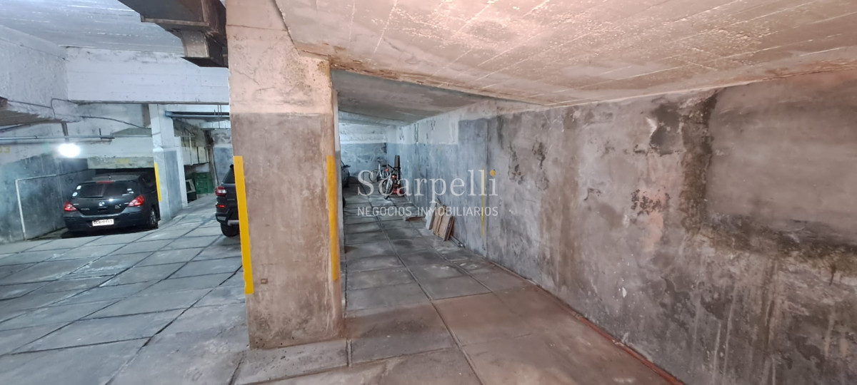 Apartamento ID.45532 - VENTA APARTAMENTO POCITOS A RECICLAR EN PISO ALTO 1 DORMITORIO GARAGE DOBLE
