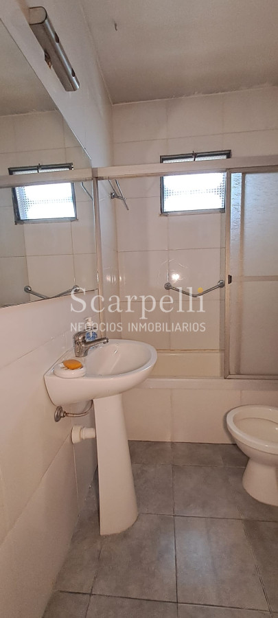 Apartamento ID.45532 - VENTA APARTAMENTO POCITOS A RECICLAR EN PISO ALTO 1 DORMITORIO GARAGE DOBLE