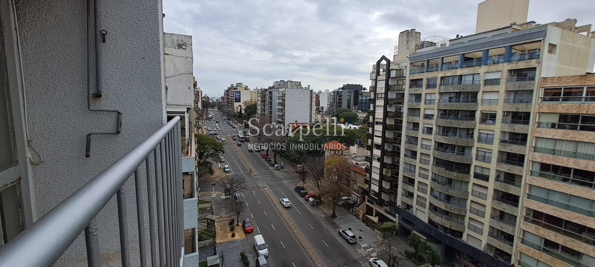 Apartamento ID.45532 - VENTA APARTAMENTO POCITOS A RECICLAR EN PISO ALTO 1 DORMITORIO GARAGE DOBLE