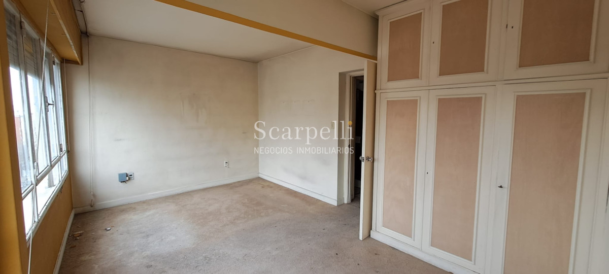 Apartamento ID.45532 - VENTA APARTAMENTO POCITOS A RECICLAR EN PISO ALTO 1 DORMITORIO GARAGE DOBLE