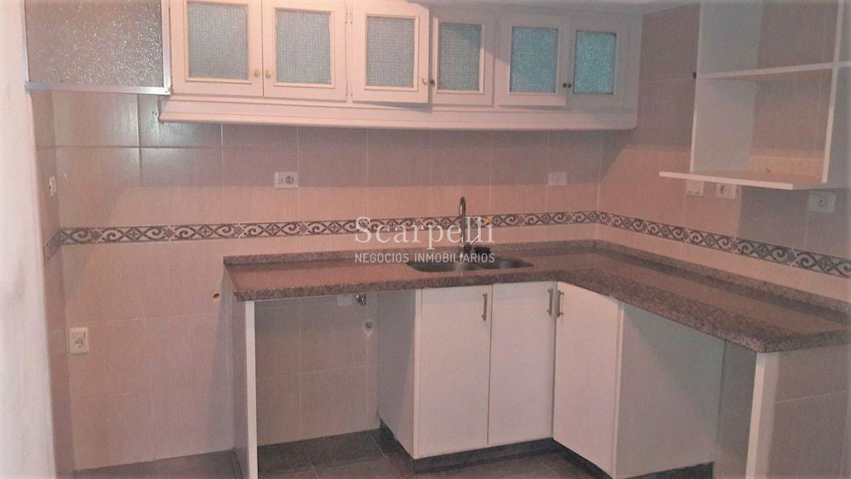 Apartamento ID.46273 - Próximo a Intendencia. Alquiler Apartamento Centro 3 dormitorios o 4 dormitorios 2 baños patio