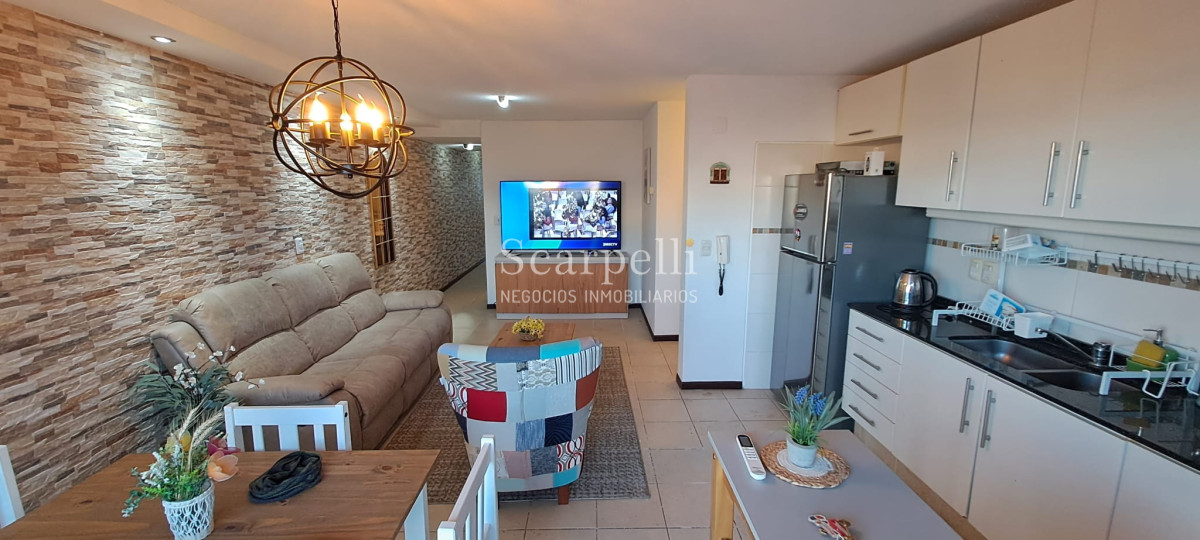 Apartamento ID.46396 - Buceo Venta Apartamento como a estrenar con terminaciones mejoradas muy próximo a la Rambla en calle muy tranquila.-
