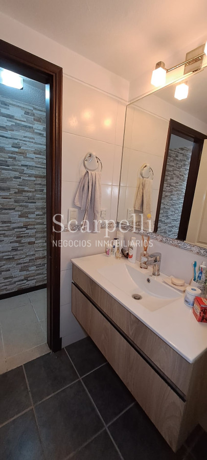 Apartamento ID.46396 - Buceo Venta Apartamento como a estrenar con terminaciones mejoradas muy próximo a la Rambla en calle muy tranquila.-
