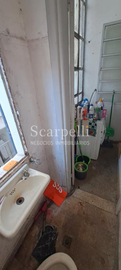 Apartamento ID.47898 - Centro Venta Amplio Apartamento en Contrafrente Cerro Largo y Hno. Damasceno  3 dormitorios 2 baños