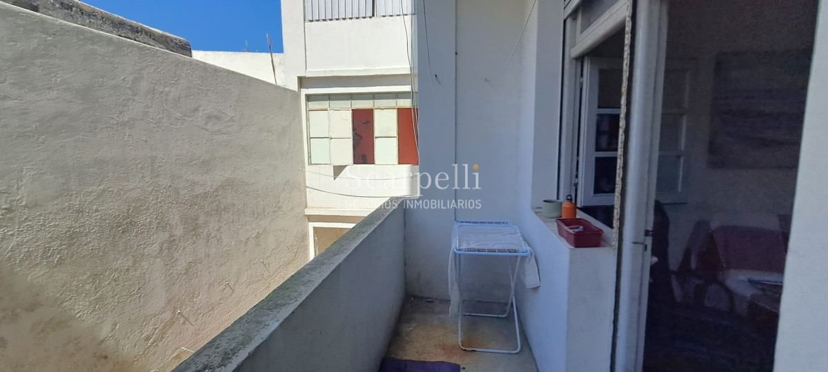 Apartamento ID.47898 - Centro Venta Amplio Apartamento en Contrafrente Cerro Largo y Hno. Damasceno  3 dormitorios 2 baños