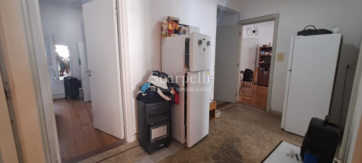 Apartamento ID.47898 - Centro Venta Amplio Apartamento en Contrafrente Cerro Largo y Hno. Damasceno  3 dormitorios 2 baños
