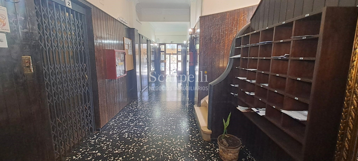 Apartamento ID.47898 - Centro Venta Amplio Apartamento en Contrafrente Cerro Largo y Hno. Damasceno  3 dormitorios 2 baños