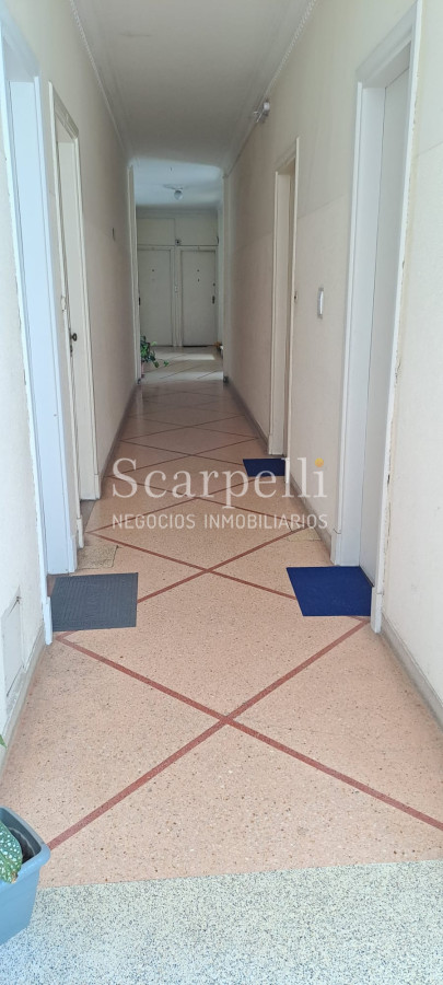 Apartamento ID.47898 - Centro Venta Amplio Apartamento en Contrafrente Cerro Largo y Hno. Damasceno  3 dormitorios 2 baños
