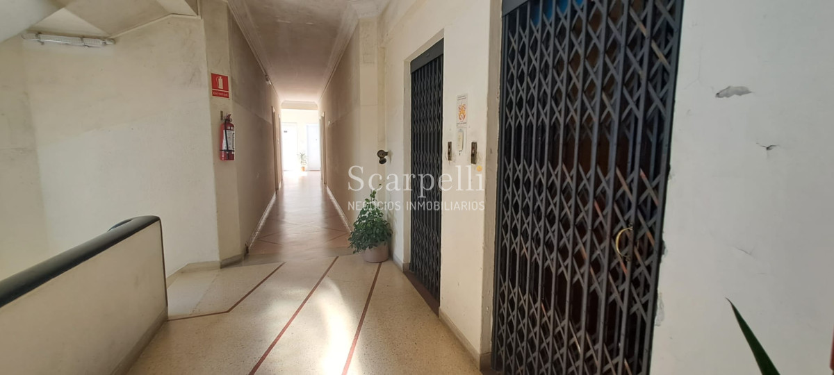 Apartamento ID.47898 - Centro Venta Amplio Apartamento en Contrafrente Cerro Largo y Hno. Damasceno  3 dormitorios 2 baños