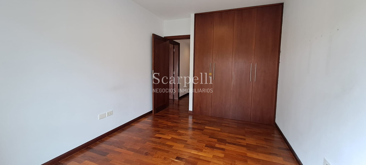 Apartamento ID.47976 - Carrasco Clásico Alquiler Apartamento Categoría Alte. Harwood Próximo Lawn Tennis y Arocena