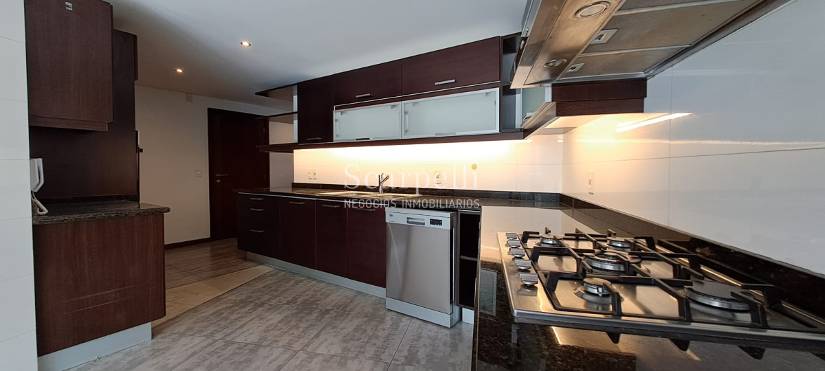 Apartamento ID.47976 - Carrasco Clásico Alquiler Apartamento Categoría Alte. Harwood Próximo Lawn Tennis y Arocena