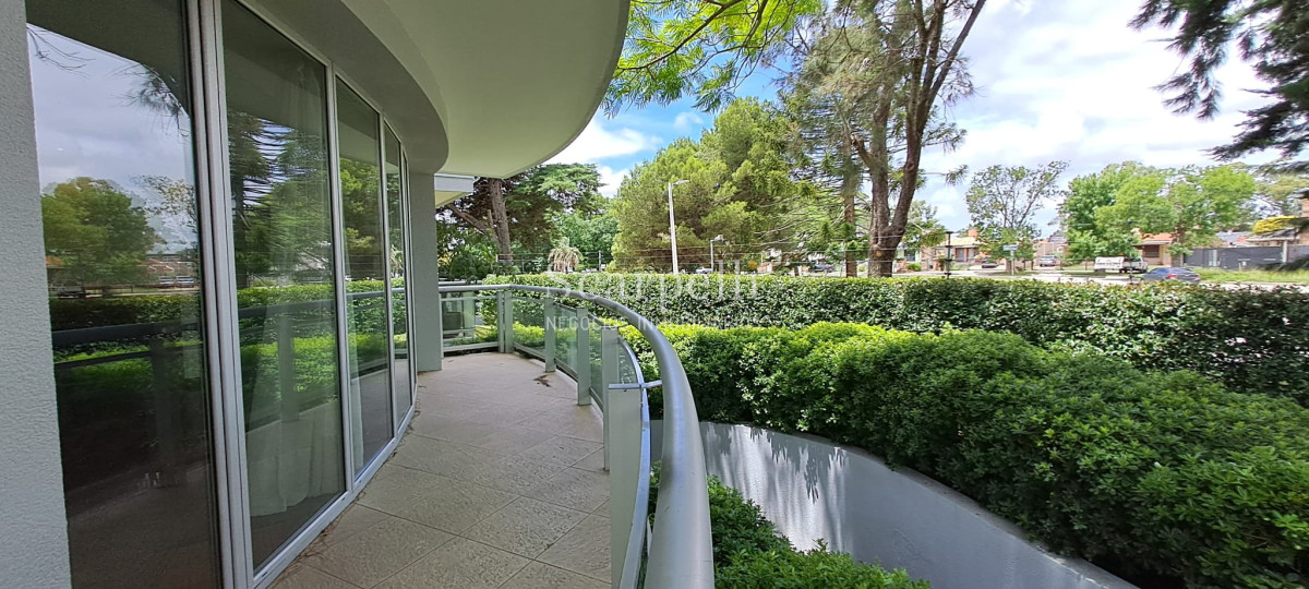 Apartamento ID.47976 - Carrasco Clásico Alquiler Apartamento Categoría Alte. Harwood Próximo Lawn Tennis y Arocena