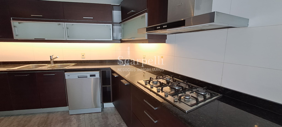 Apartamento ID.47976 - Carrasco Clásico Alquiler Apartamento Categoría Alte. Harwood Próximo Lawn Tennis y Arocena