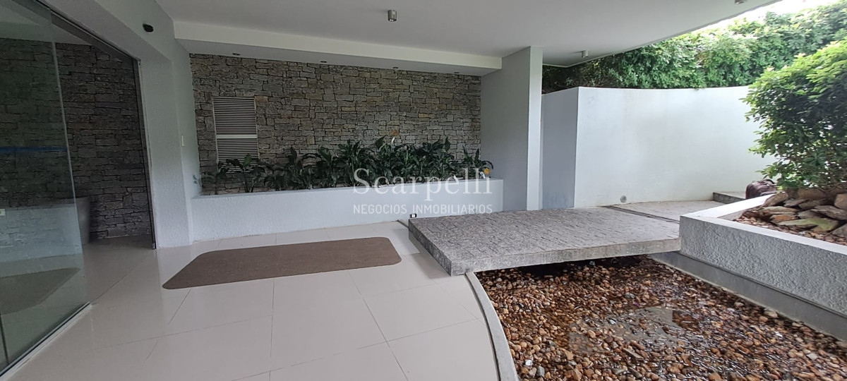 Apartamento ID.47976 - Carrasco Clásico Alquiler Apartamento Categoría Alte. Harwood Próximo Lawn Tennis y Arocena