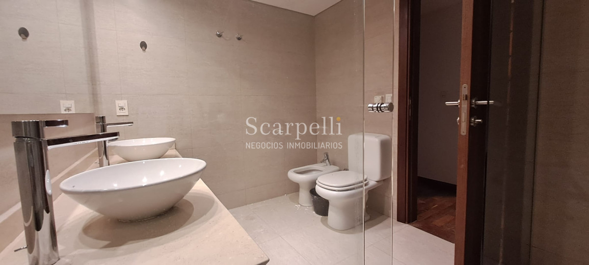 Apartamento ID.47976 - Carrasco Clásico Alquiler Apartamento Categoría Alte. Harwood Próximo Lawn Tennis y Arocena