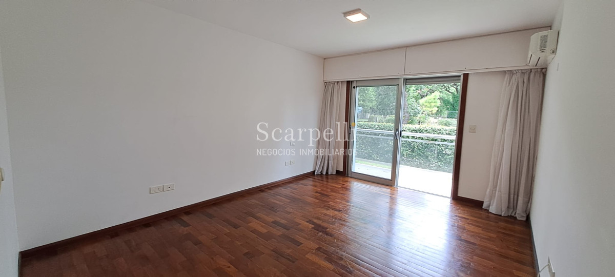 Apartamento ID.47976 - Carrasco Clásico Alquiler Apartamento Categoría Alte. Harwood Próximo Lawn Tennis y Arocena