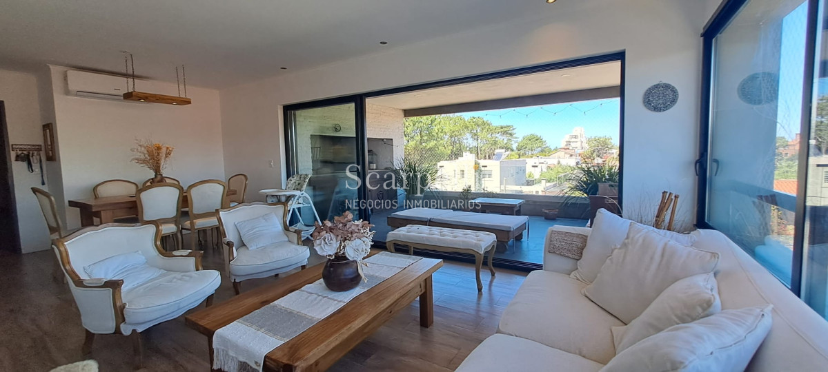 Apartamento ID.48203 - Alquiler Apartamento Barra De Carrasco Moderno 3 Dormitorios 2 Baños Suite Calefacción Losa Cochera