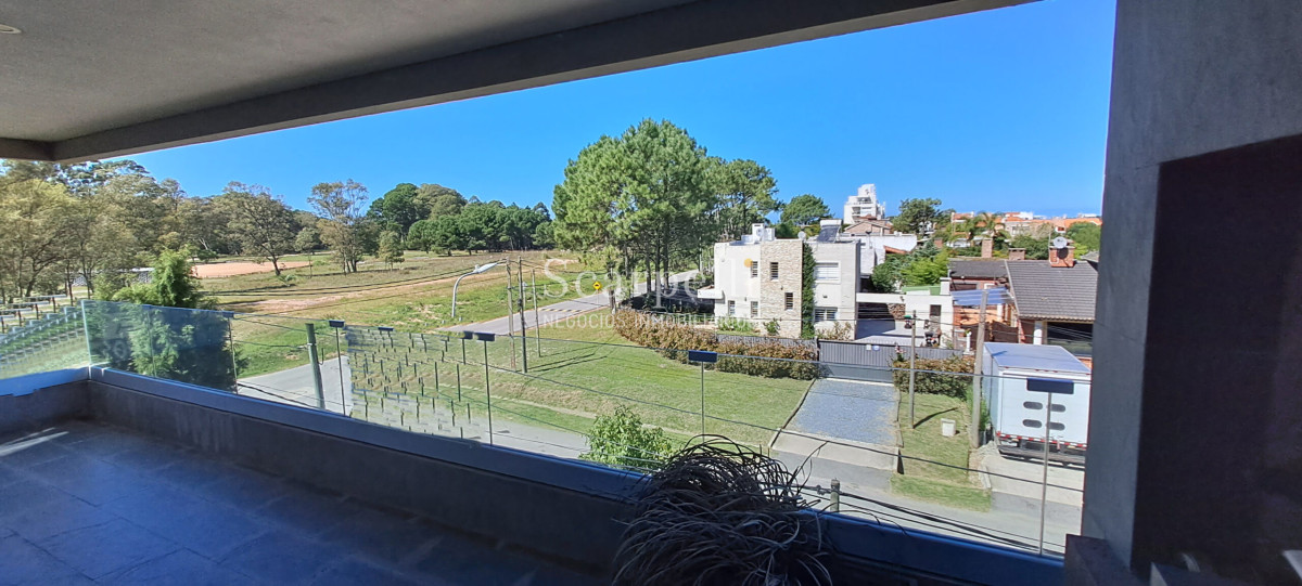 Apartamento ID.48493 - Alquiler Apartamento Barra De Carrasco Moderno 3 Dormitorios 2 Baños Suite Calefacción Losa Cochera