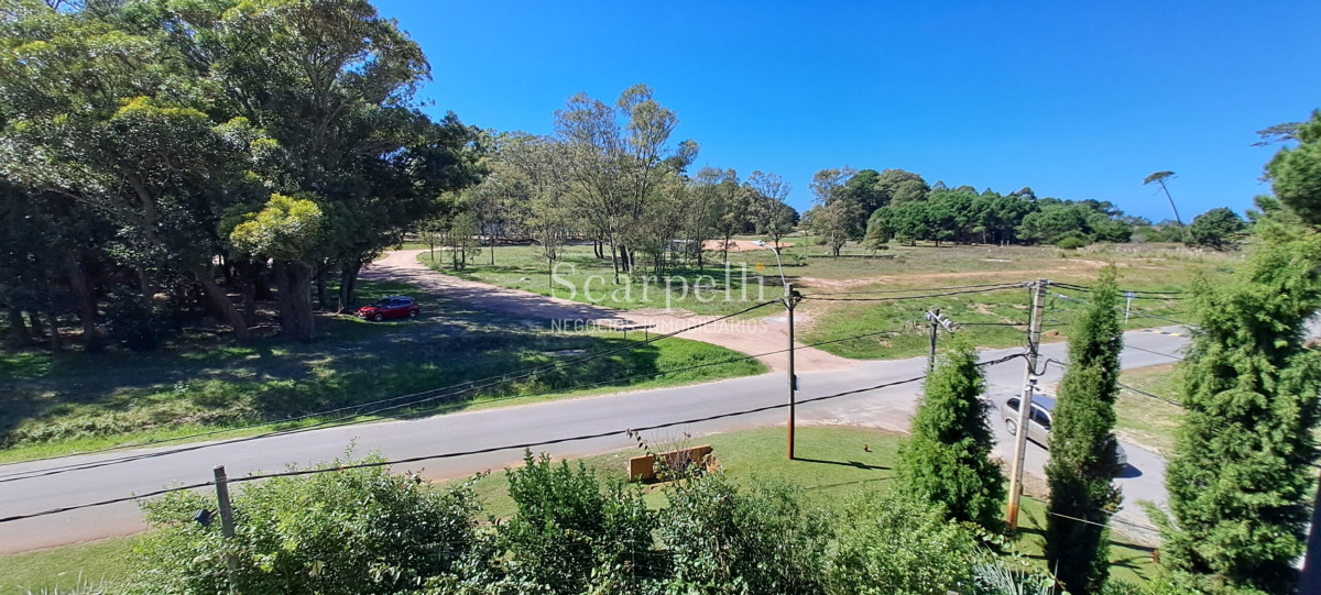 Apartamento ID.48493 - Alquiler Apartamento Barra De Carrasco Moderno 3 Dormitorios 2 Baños Suite Calefacción Losa Cochera