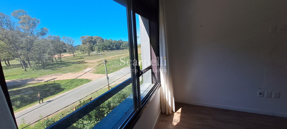 Apartamento ID.48493 - Alquiler Apartamento Barra De Carrasco Moderno 3 Dormitorios 2 Baños Suite Calefacción Losa Cochera