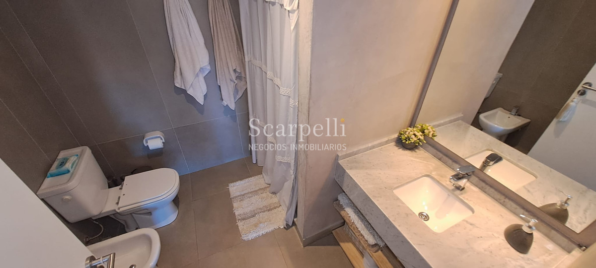 Apartamento ID.48493 - Alquiler Apartamento Barra De Carrasco Moderno 3 Dormitorios 2 Baños Suite Calefacción Losa Cochera