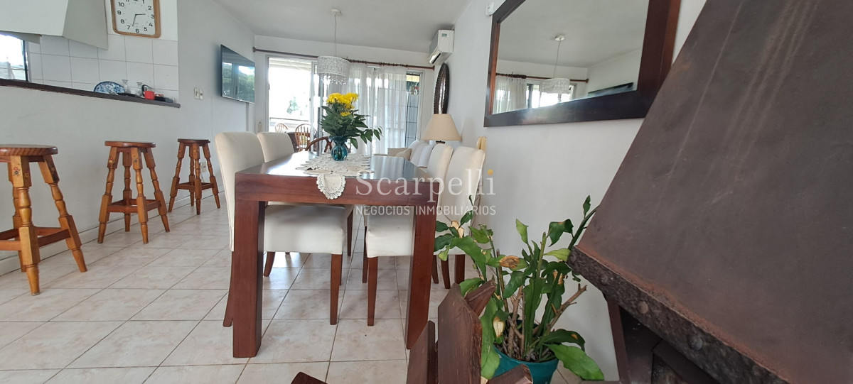 Apartamento ID.48615 - Alquiler Apartamento Carrasco 1 dormitorio Living  Estufa leña Gran terraza parrillero scarpelli