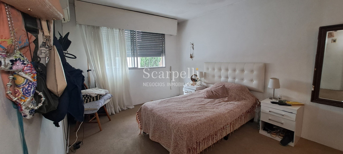 Apartamento ID.48615 - Alquiler Apartamento Carrasco 1 dormitorio Living  Estufa leña Gran terraza parrillero scarpelli