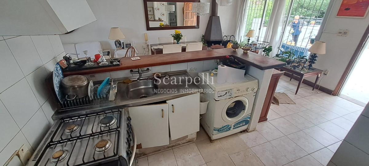 Apartamento ID.48615 - Alquiler Apartamento Carrasco 1 dormitorio Living  Estufa leña Gran terraza parrillero scarpelli